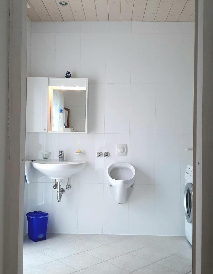 Helles Doppelzimmer Mit Bad, Terrasse Und Pool, Seperater Eingang, Liznjan, Istrien Kültér fotó